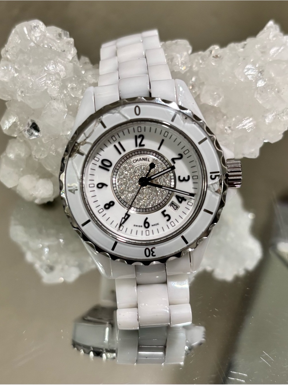 Luxury Fashion White Ceramic Diamond Accent Ladies Watch - New Battery